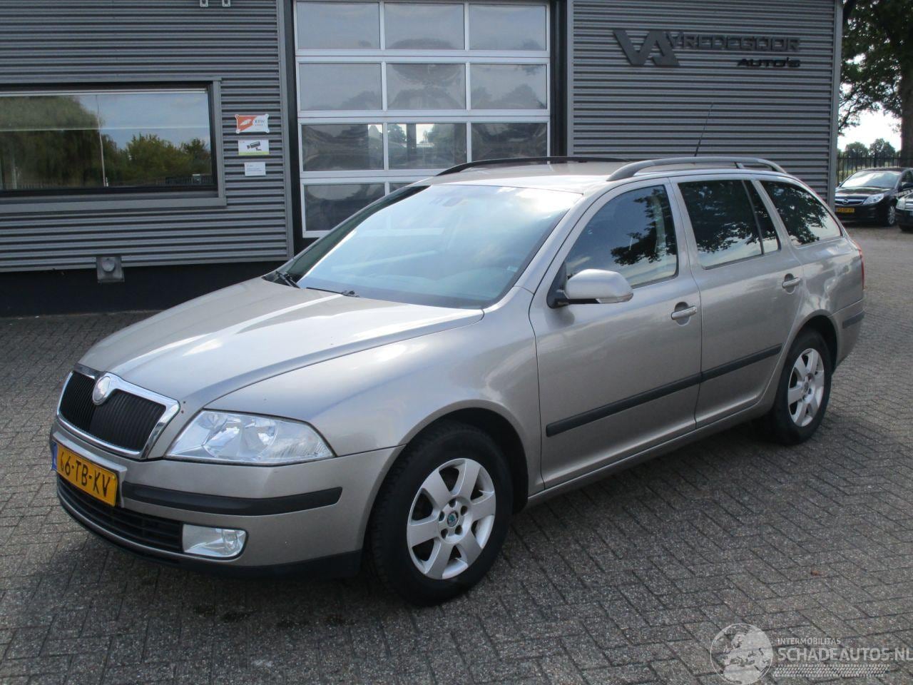 Skoda Octavia Combi - 1.9 TDI Elegance 1.9 TDI Elegance - AutoWereld.nl