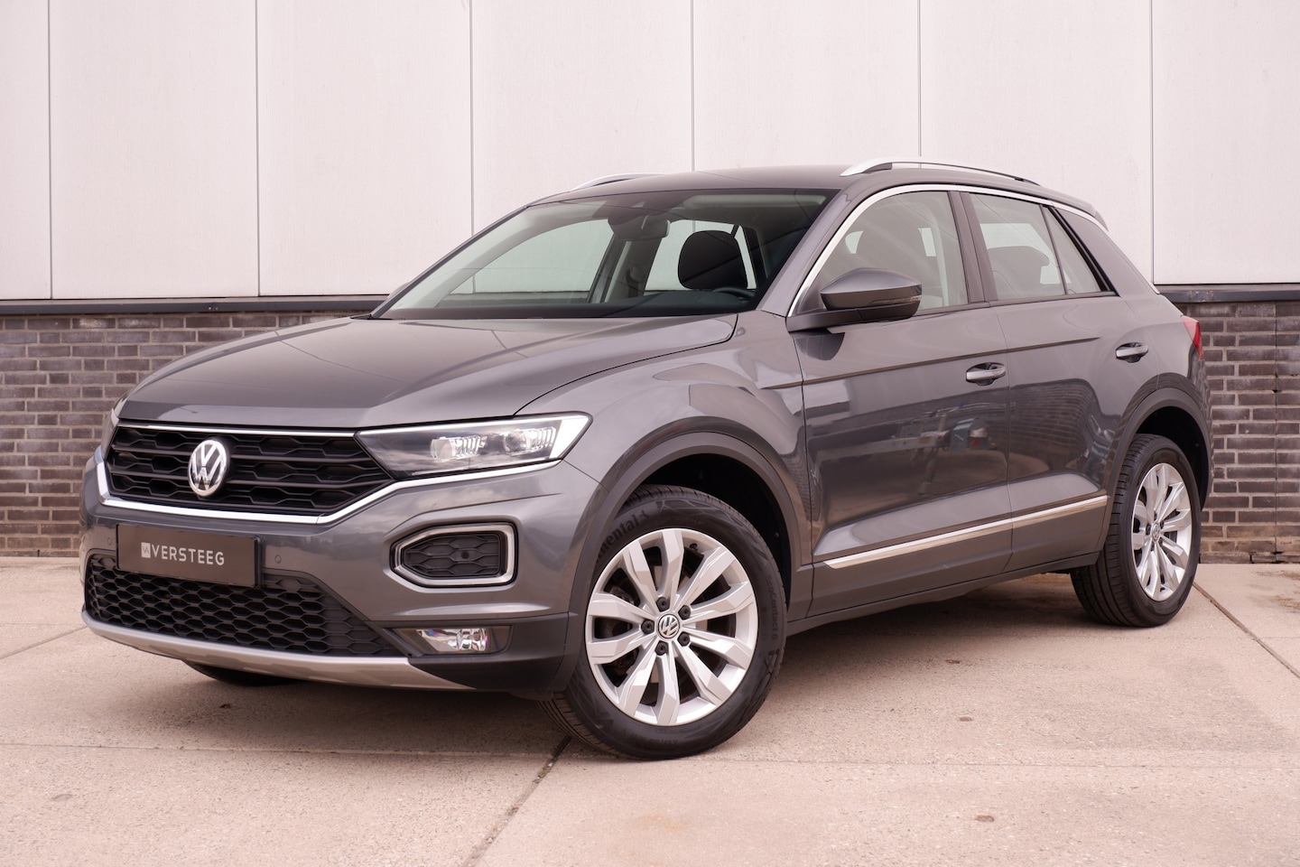 Volkswagen T-Roc - 1.5 TSI Sport LED | Trekhaak | Carplay | Camera | Virtual Cockpit | PDC - AutoWereld.nl