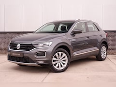Volkswagen T-Roc - 1.5 TSI Sport LED | Trekhaak | Carplay | Camera | Virtual Cockpit | PDC