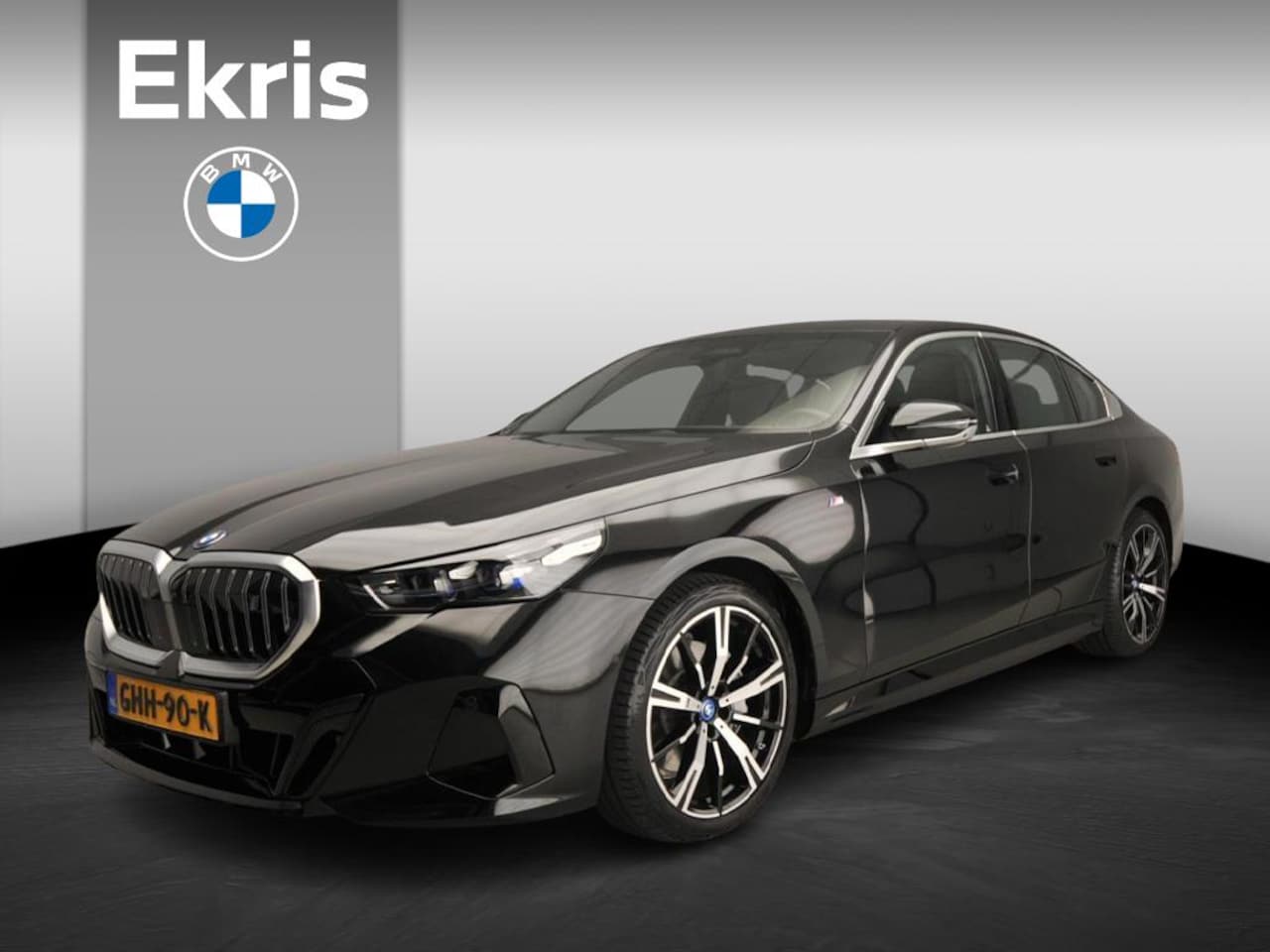 BMW i5 - Sedan eDrive40 84 kWh | M-Sportpakket | LED | HUD | Schuifdak | Trekhaak | Active cruise | - AutoWereld.nl