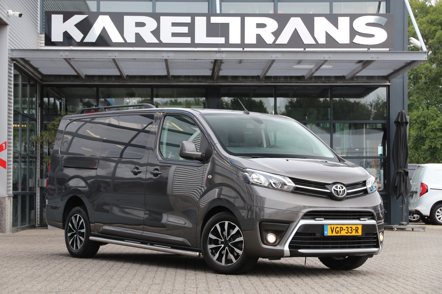 Toyota ProAce - 2.0 D-4D 180 | Aut. | DC | 2x Schuifdeur | Keyless | Navi | Clima.. - AutoWereld.nl