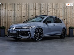 Volkswagen Golf - 1.5 TSI R-Line *Pano*H/K*Camera*Head-Up*Trekhaak*IQ Led