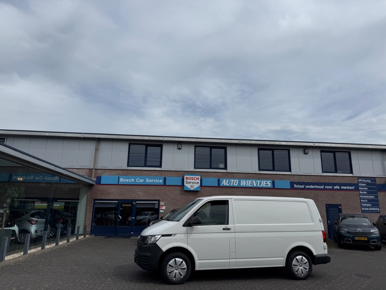 Volkswagen Transporter - 2.0 TDI 66kw | L1 Comfort 3-Pers | Airco - AutoWereld.nl