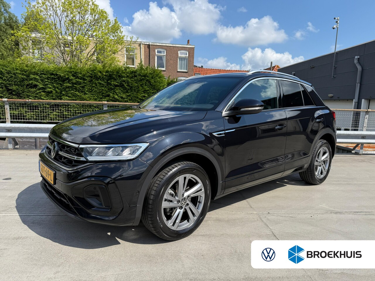 Volkswagen T-Roc - 1.5 150PK DSG TSI R-Line | ACC | Multimedia Pakket | Achteruitrijcamera | Ramen getint - AutoWereld.nl