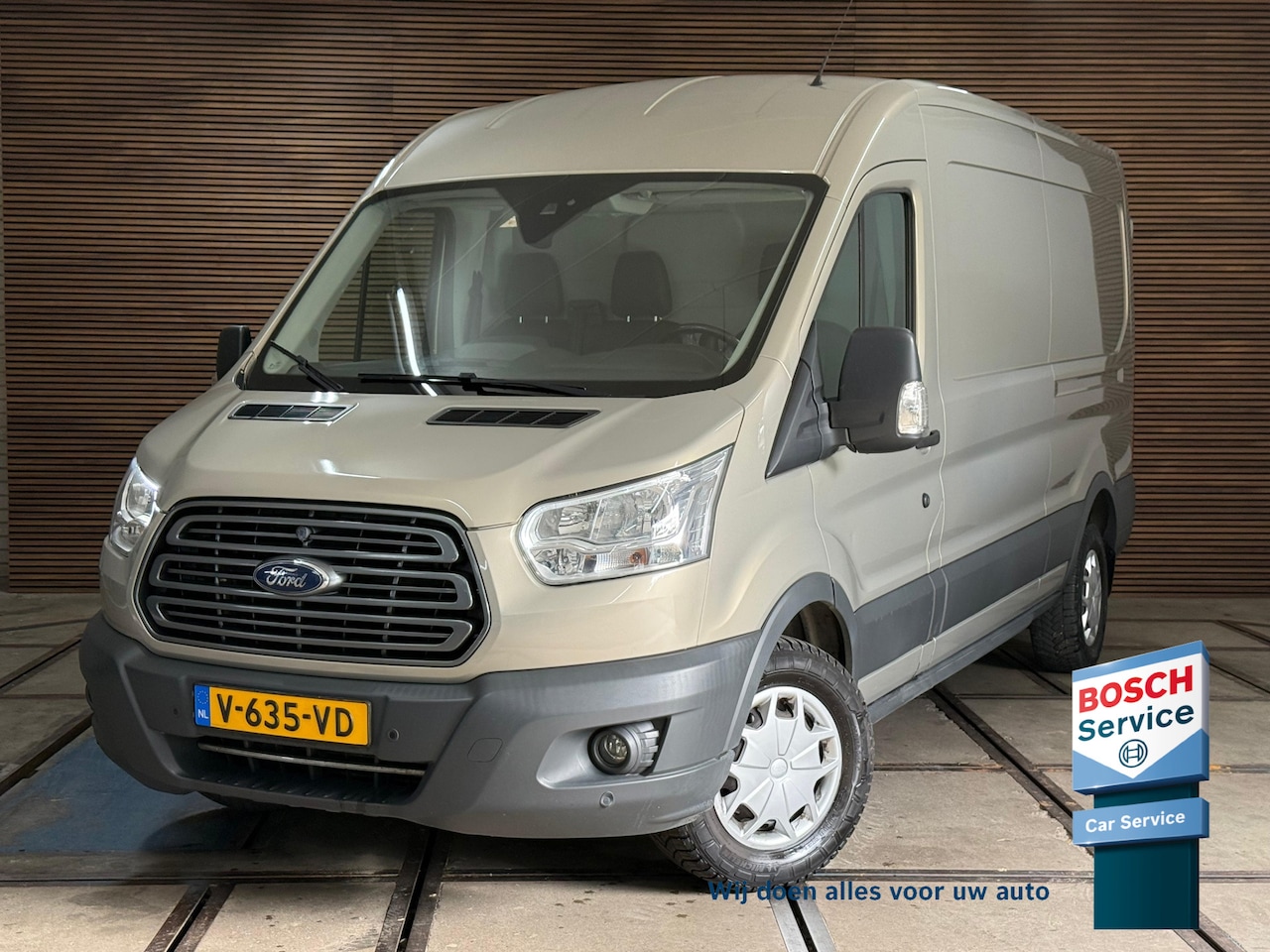Ford Transit - 330 2.0 TDCI L3H2 Trend Automaat | Leer | Trekhaak | Bluetooth | LED - AutoWereld.nl