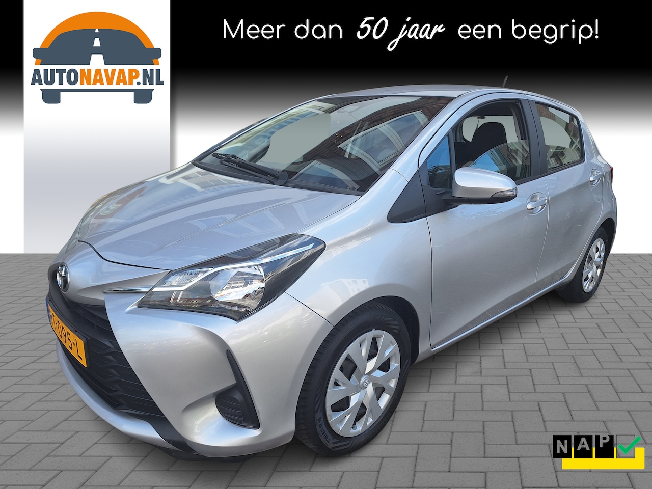 Toyota Yaris - 1.0 VVT-i Comfort 5Drs /65.000 Km/Airco/Bluetooth/Trekh/Garantie - AutoWereld.nl