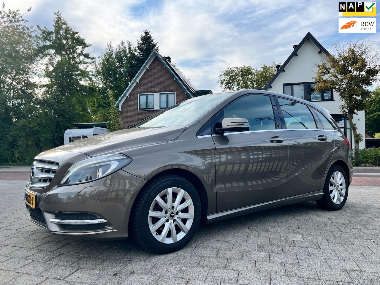 Mercedes-Benz B-klasse - 180 Ambition Autom Xenon Leder Ecc Nav PDC Cruise NW APK - AutoWereld.nl