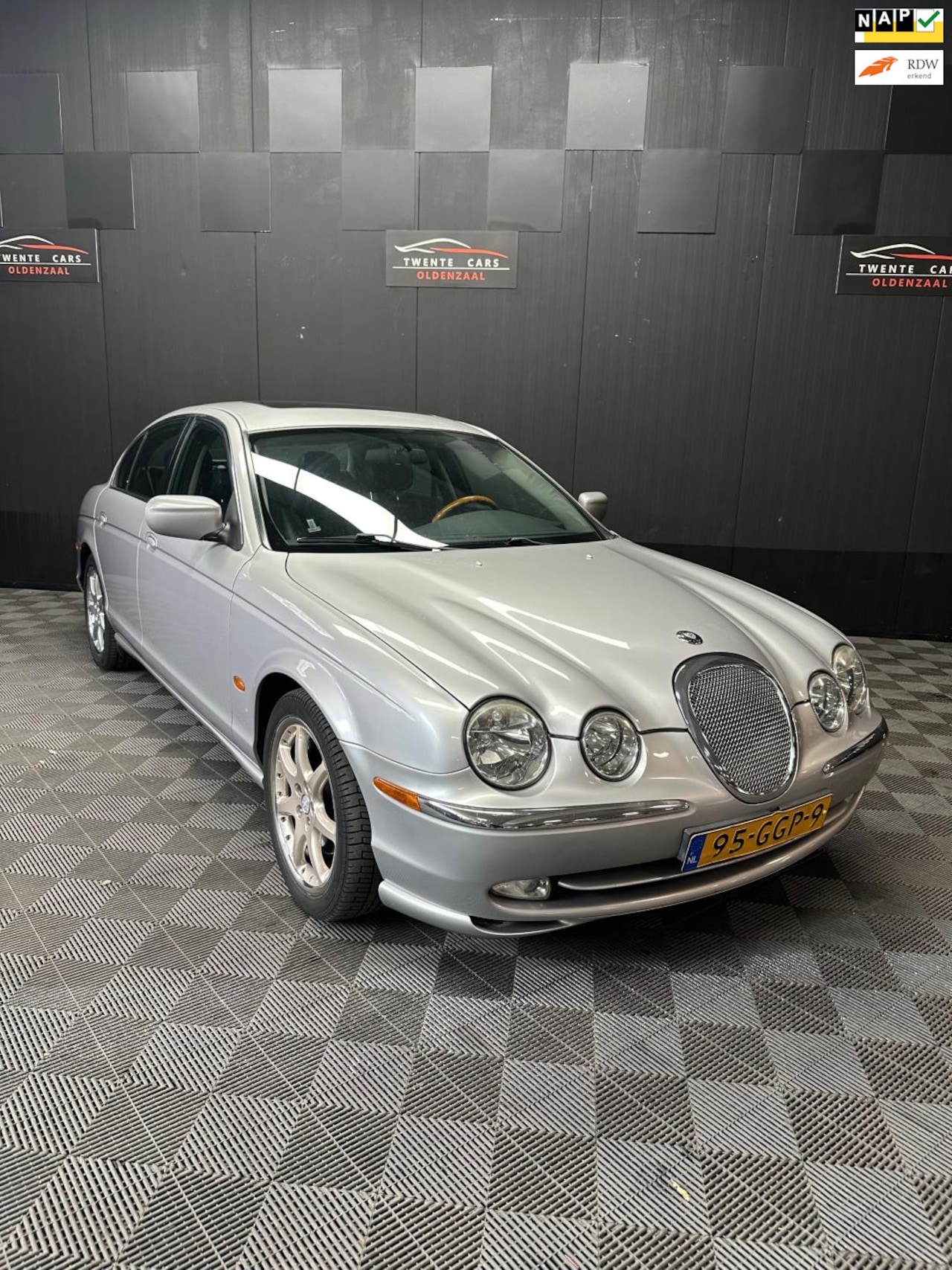 Jaguar S-type - 4.0 V8 Sport | Pano | Airco | Nieuwe APK | - AutoWereld.nl