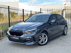 BMW 1-serie - 118i High Executive M-sport Panorama Camera Cruise Stoelverwarming