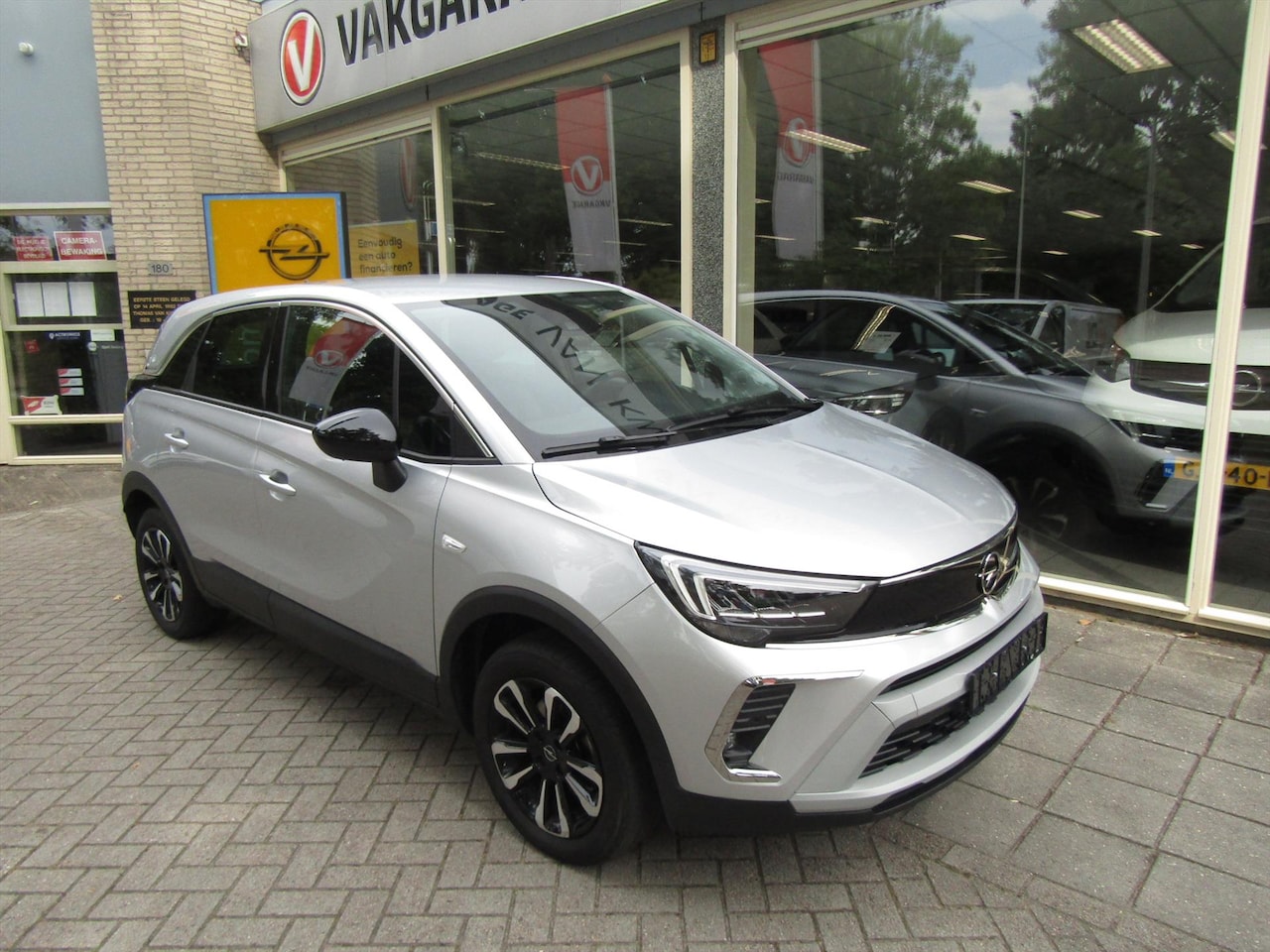 Opel Crossland - 130pk AUTOMAAT NAVI CAMERA L.M. ECC - AutoWereld.nl