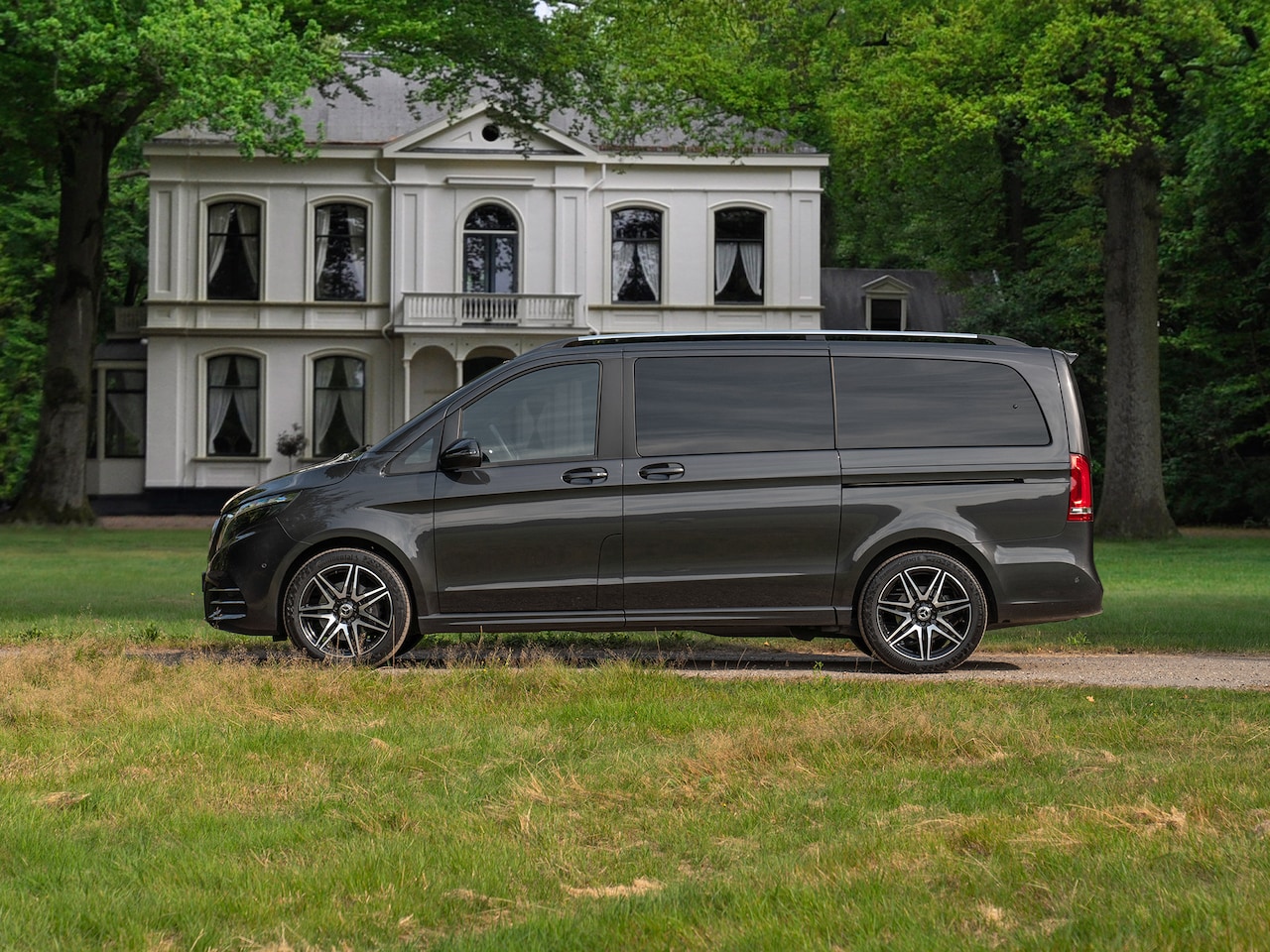 Mercedes-Benz V-klasse - 250d Lang DC | Luchtvering | CarPlay | Elektr. deuren - AutoWereld.nl