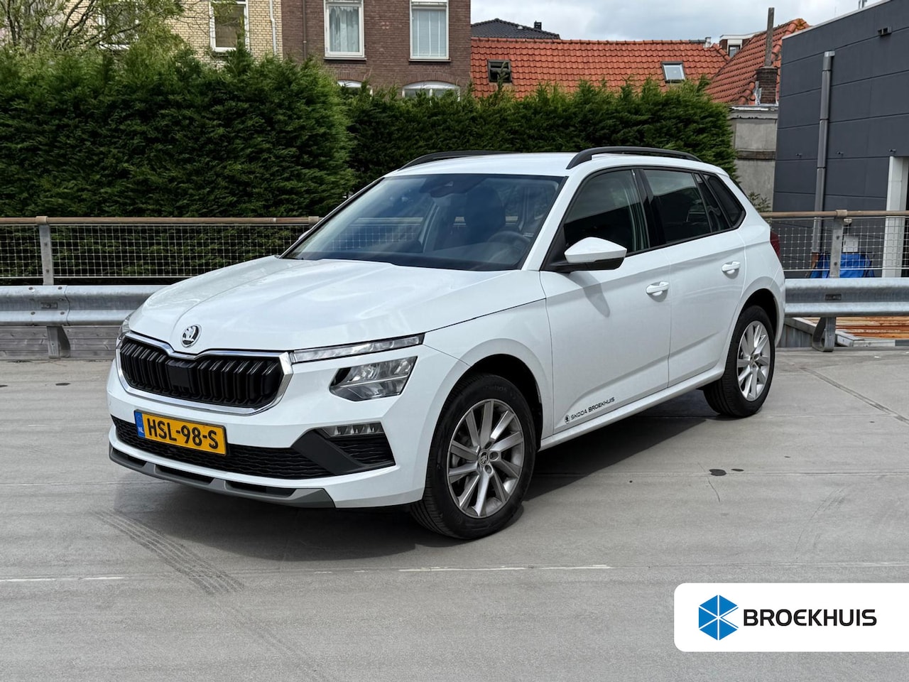 Skoda Kamiq - 1.0 TSI 110pk DSG Selection | Carplay | Parkeersensoren | Automaat - AutoWereld.nl
