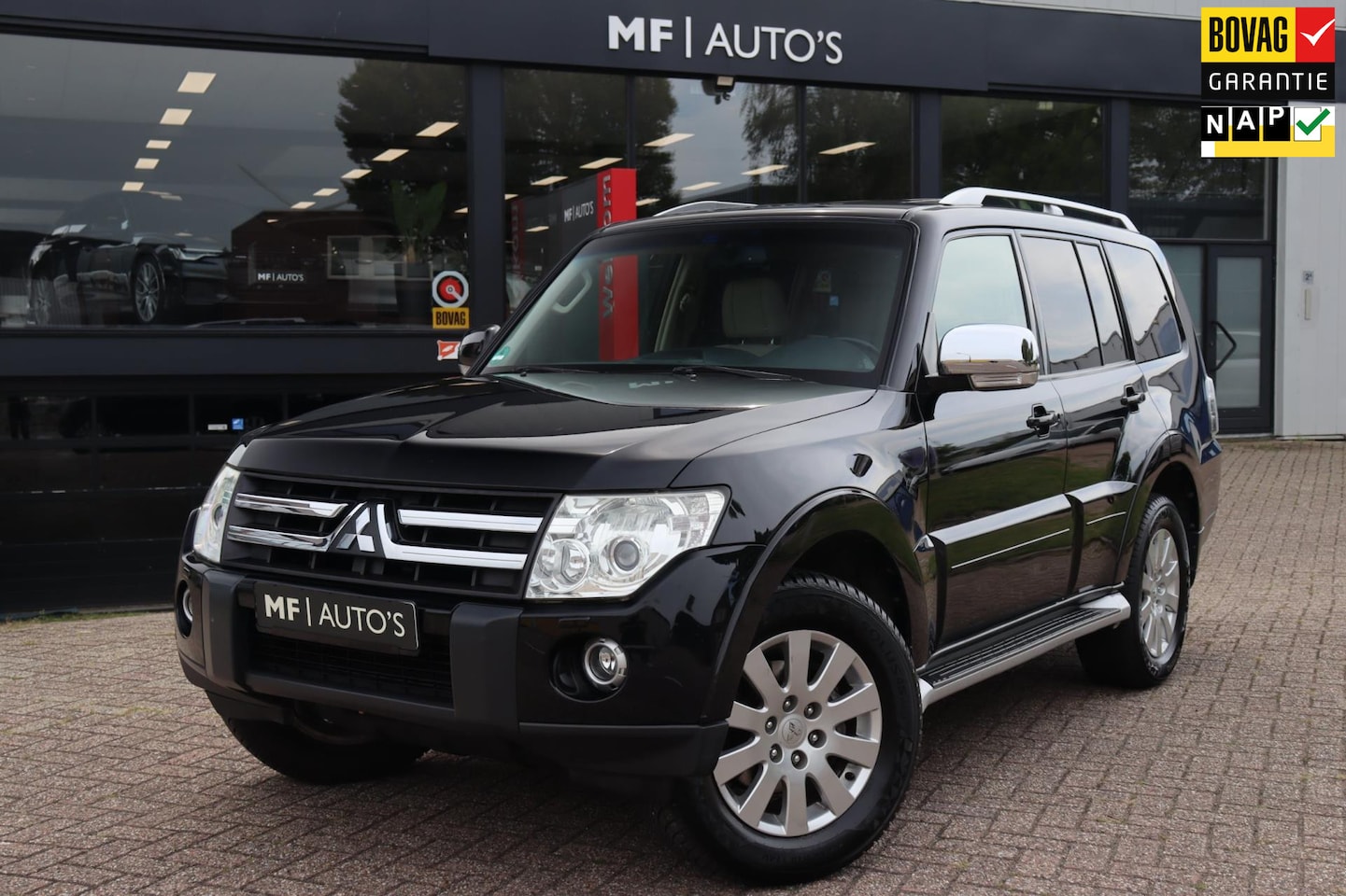 Mitsubishi Pajero - 3.8 V6 Instyle 7 Persoons|Navi|Xenon|Clima|Trekhaak|Camera - AutoWereld.nl