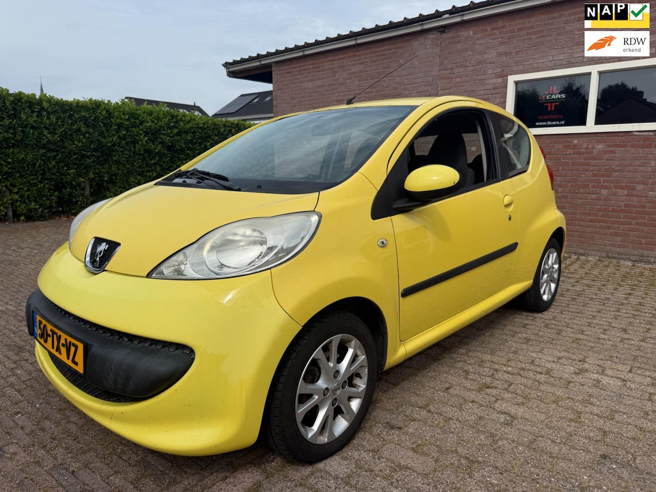 Peugeot 107 - 1.0-12V XS AUTOMAAT airco apk 15-3-2026 cd aux lmv - AutoWereld.nl