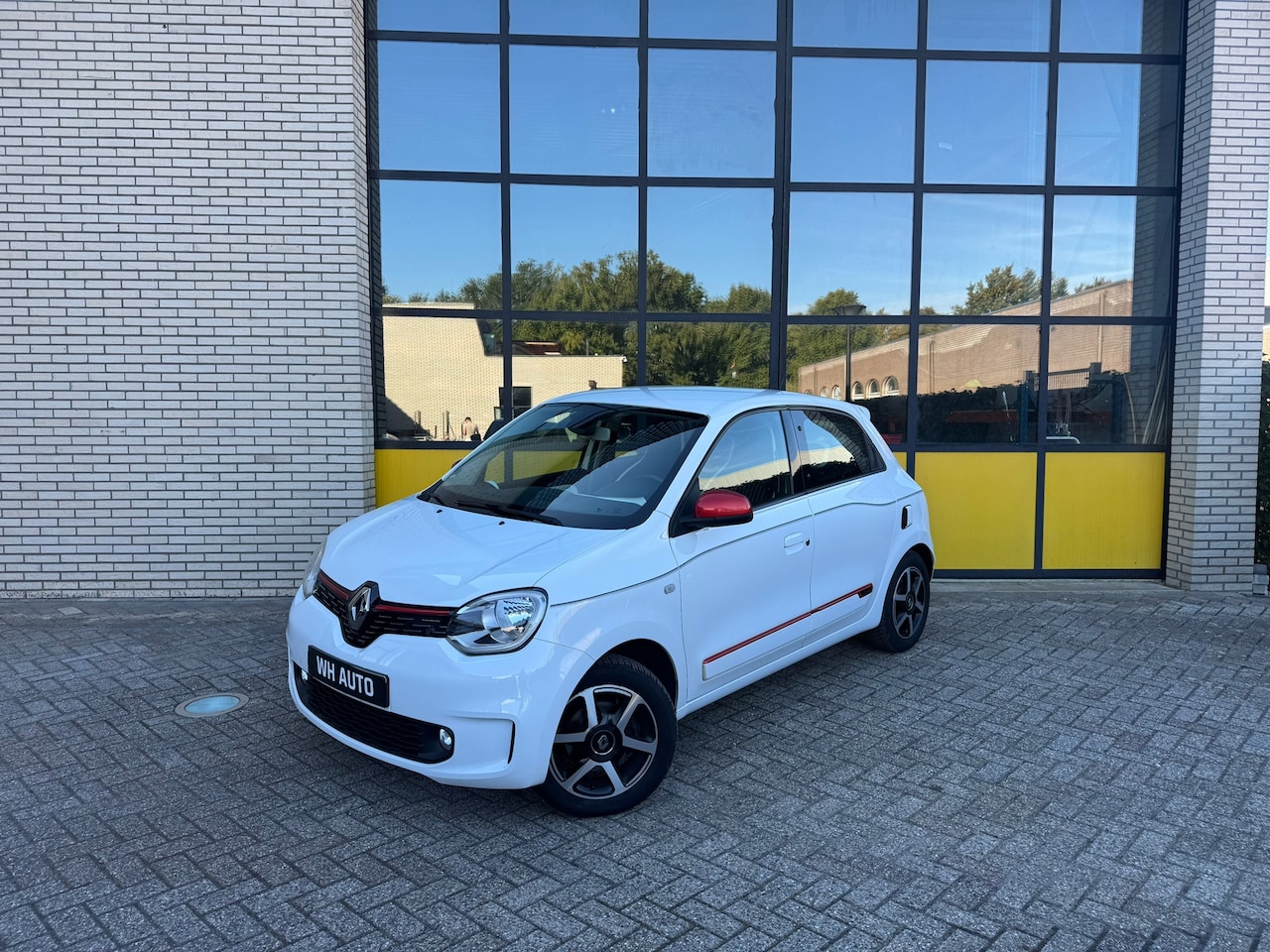 Renault Twingo - 90PK Automaat TCe Intens & Apple CarPlay - AutoWereld.nl