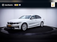 BMW 3-serie - 318iA Sport-Line FULL LED | CARPLAY | STOELVERW | SFEERVERLICHTING | NAVI | DAB | PDC V+A