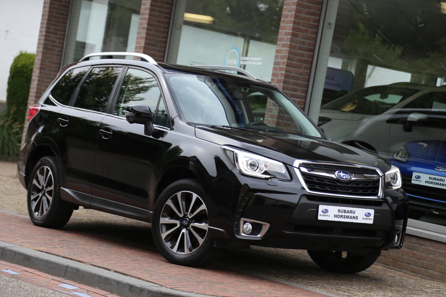 Subaru Forester - 2.0 Premium Schuifdak Leer Camera Navi LED Trekhaak ACC - AutoWereld.nl