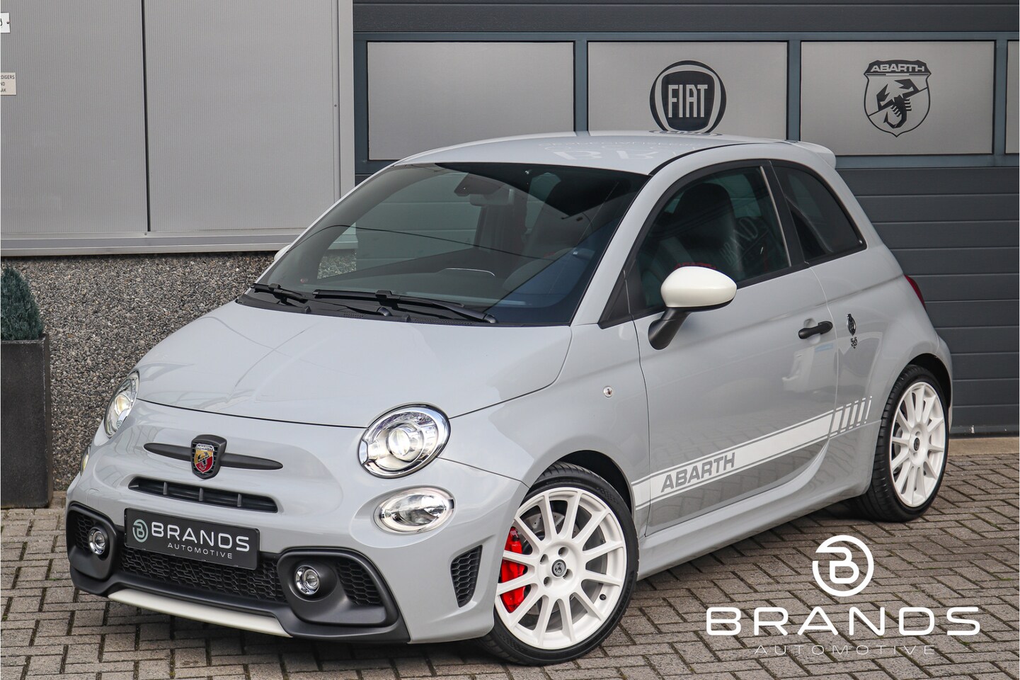 Fiat 500 Abarth - 1.4 T-Jet Esseesse 70th Vol opties 210PK Akrapovic Limited ed. Garantie - AutoWereld.nl
