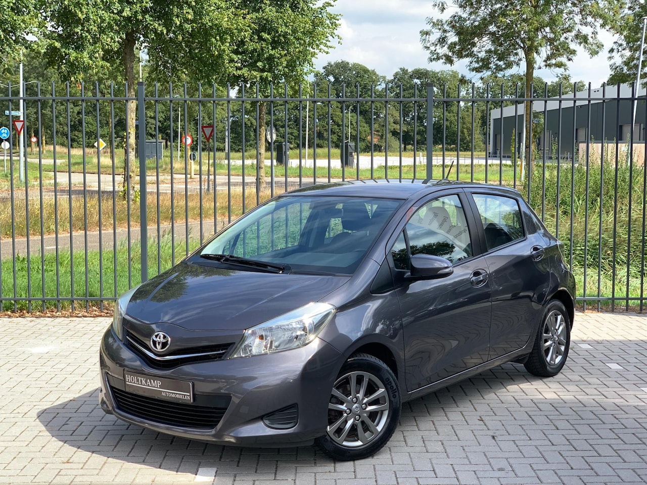 Toyota Yaris - 1.0 VVT-i Comfort | AIRCO | CAMERA | NAVI | BLEUTOOTH - AutoWereld.nl