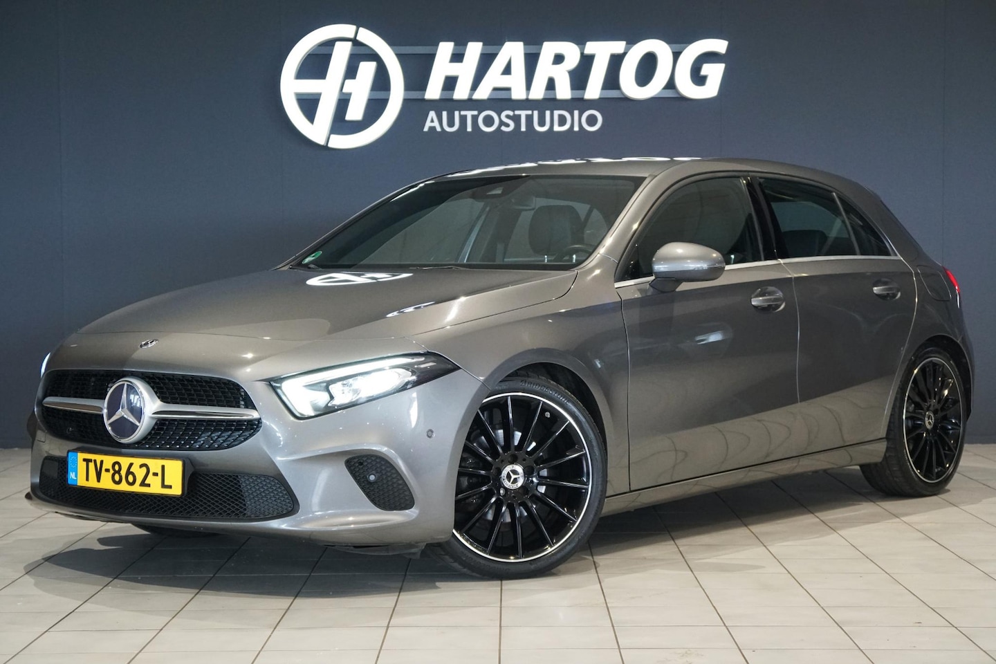 Mercedes-Benz A-klasse - 180 d AUTOMAAT + AFNEEMBARE TREKHAAK / 19'' / LED / CAMERA - AutoWereld.nl
