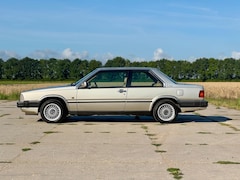 Volvo 780 - Bertone full option met o.a. airco chique kleurstelling