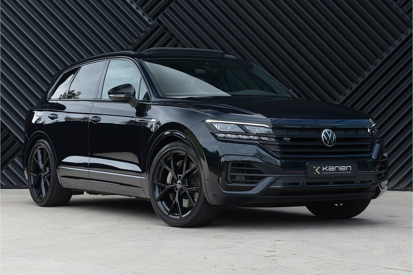 Volkswagen Touareg - R 3.0 V6 TSI eHybrid 4M Panodak Puglia Luchtv. DynAudio Massage 360Camera - AutoWereld.nl