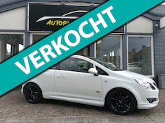 Opel Corsa - 1.4-16V/ OPC LINE/ CRUISE/ AIRCO/ STOEL/STUUR VERW/ AUX/ 17 INCH/ NWE APK