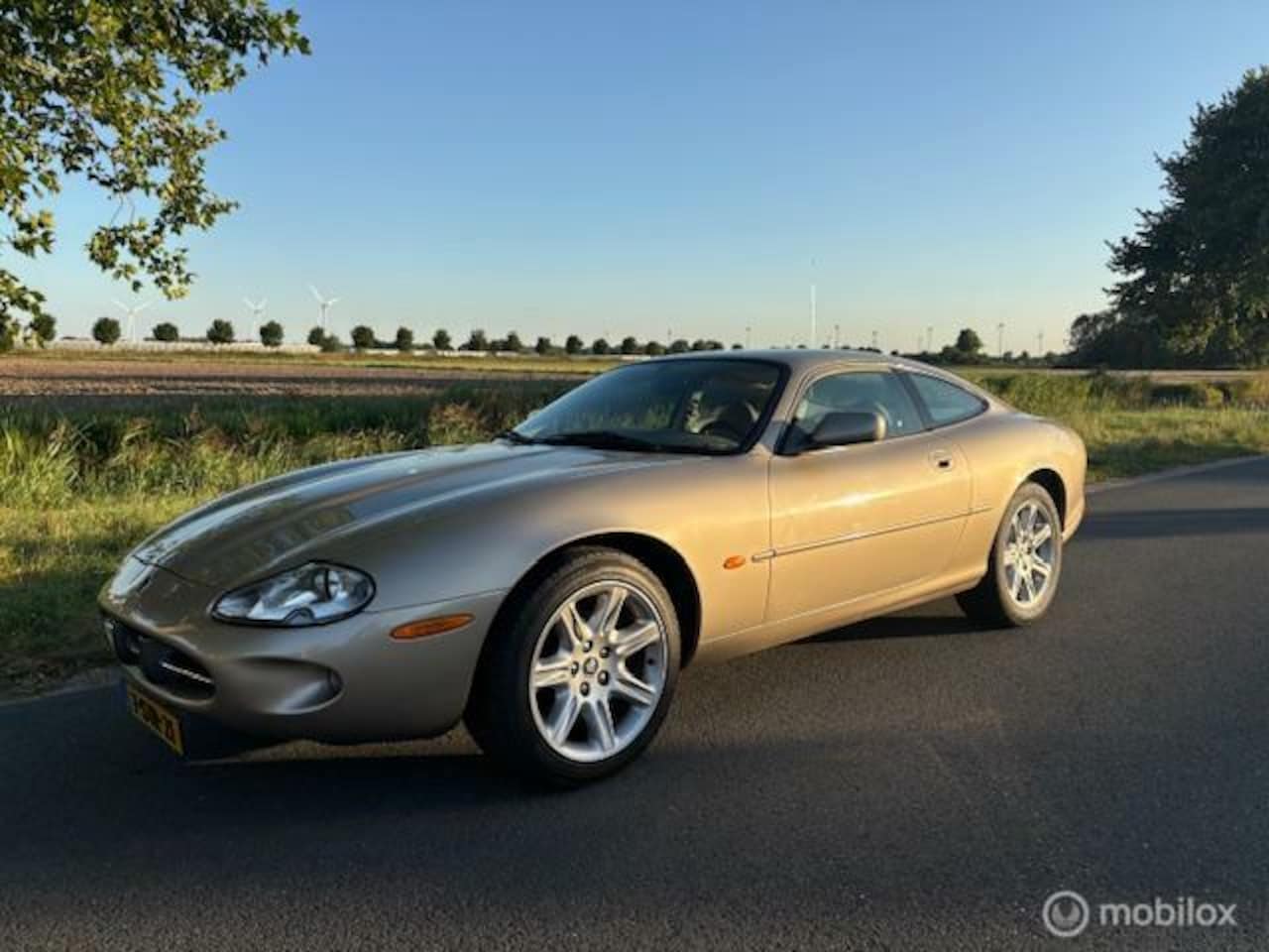 Jaguar XK8 - 4.0 V8 Coupé boekjes met volledig onderhoud ! - AutoWereld.nl