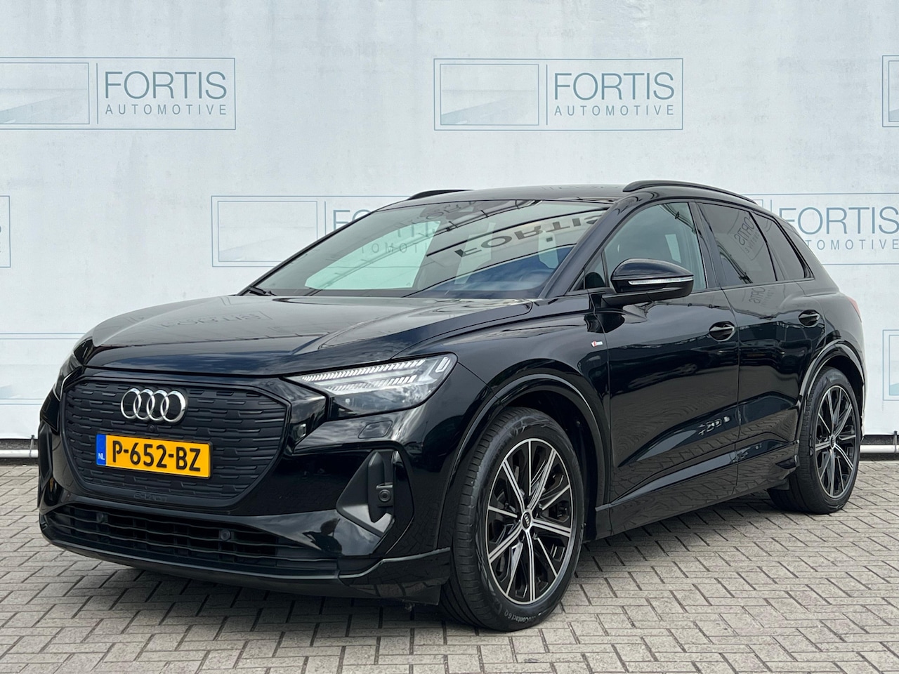 Audi Q4 e-tron - 40 Launch edition S Competition 77 kWh S-LINE | 1/2 LEDER | NAVI - AutoWereld.nl