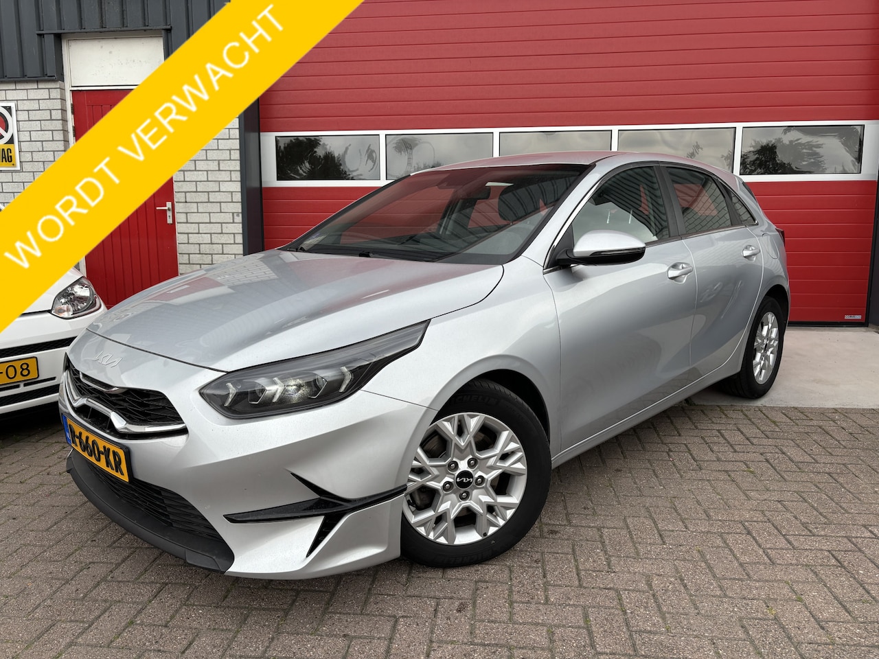 Kia Cee'd - Ceed 1.0 T-GDi DynamicLine NWE MODEL / NAVI / CLIMA / PDC / CAMERA / DAB+ / CARPLAY / NL-A - AutoWereld.nl