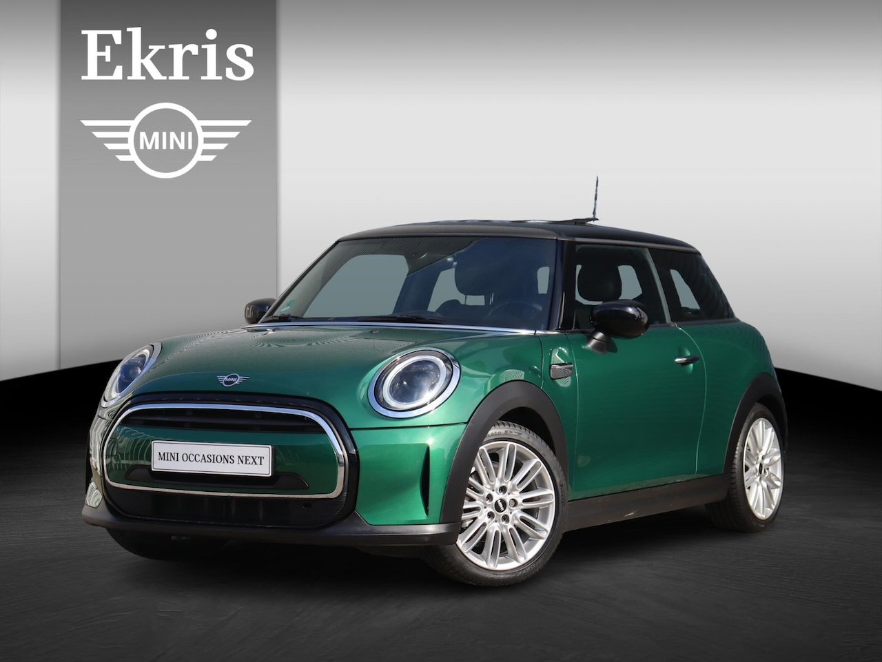 MINI Cooper - 3-deurs | Classic + Comfort Plus Pakket + Panodak + Trekhaak (Fietsendrager) + Sportstoele - AutoWereld.nl