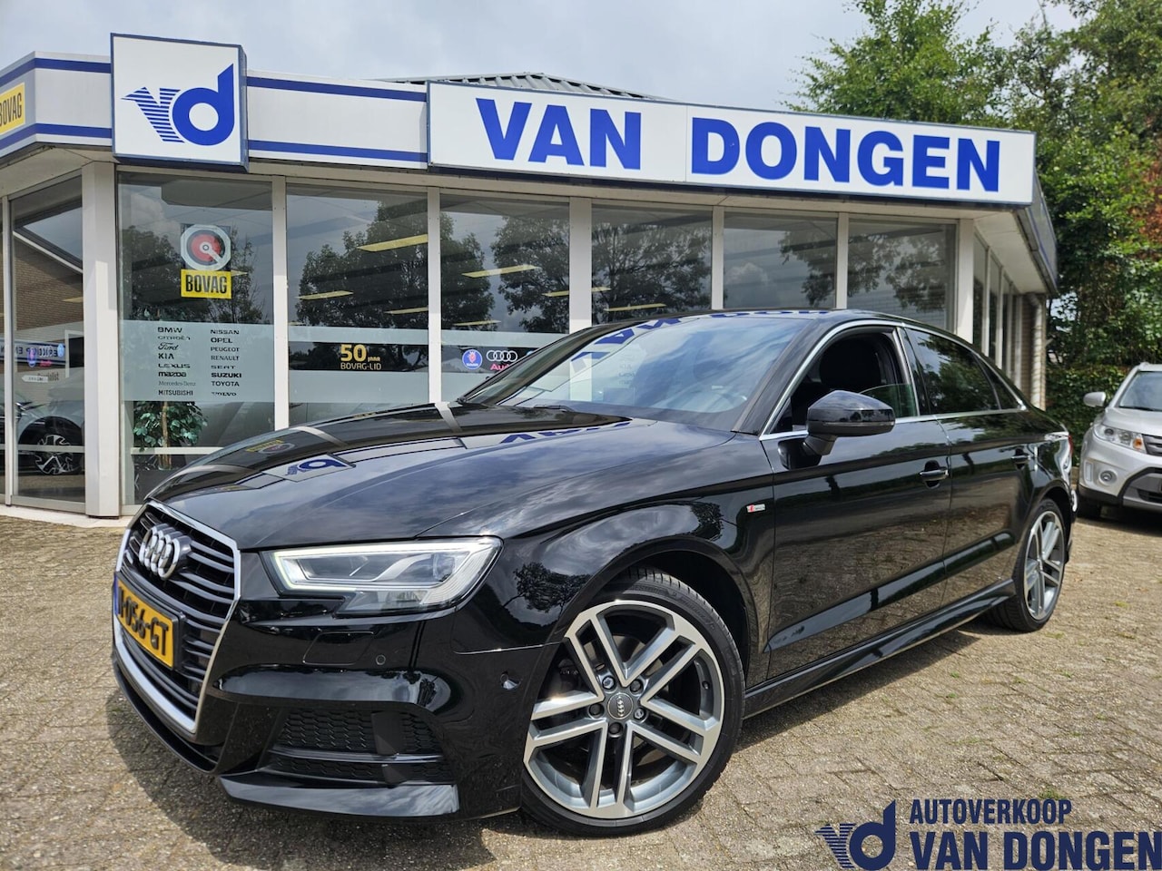 Audi A3 Limousine - 35 TFSI CoD | S-Line | Automaat / Carplay / Navi - AutoWereld.nl