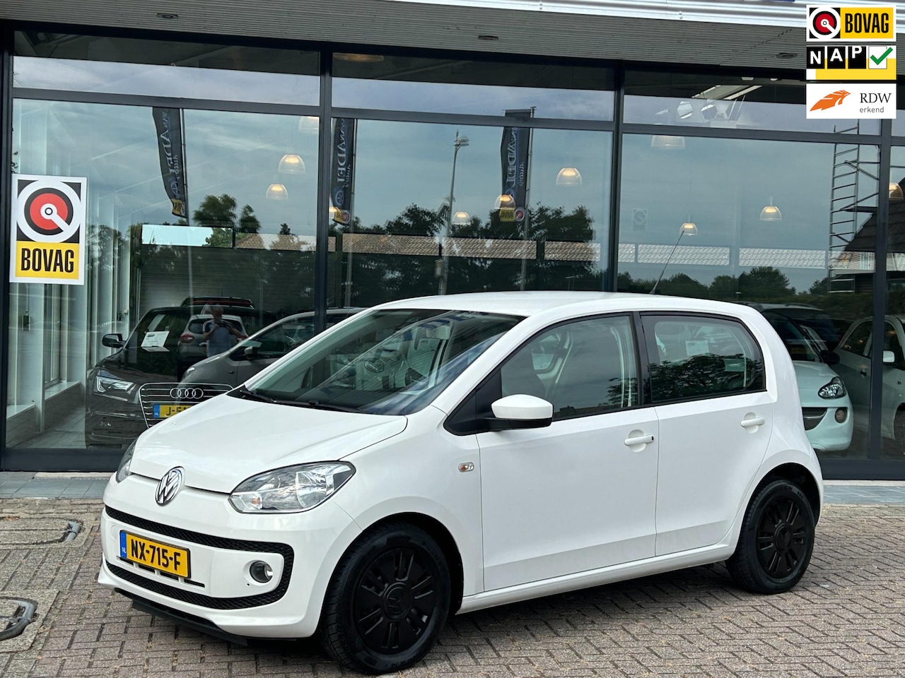 Volkswagen Up! - 1.0 high up! 5Drs Aut. Airco Cruise Park.Sens Stoelverw. Dealeronderhouden! - AutoWereld.nl