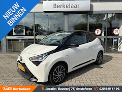 Toyota Aygo - 1.0 VVT-i x-play | Automaat | two-tone | Achteruitrijcamera | Airco