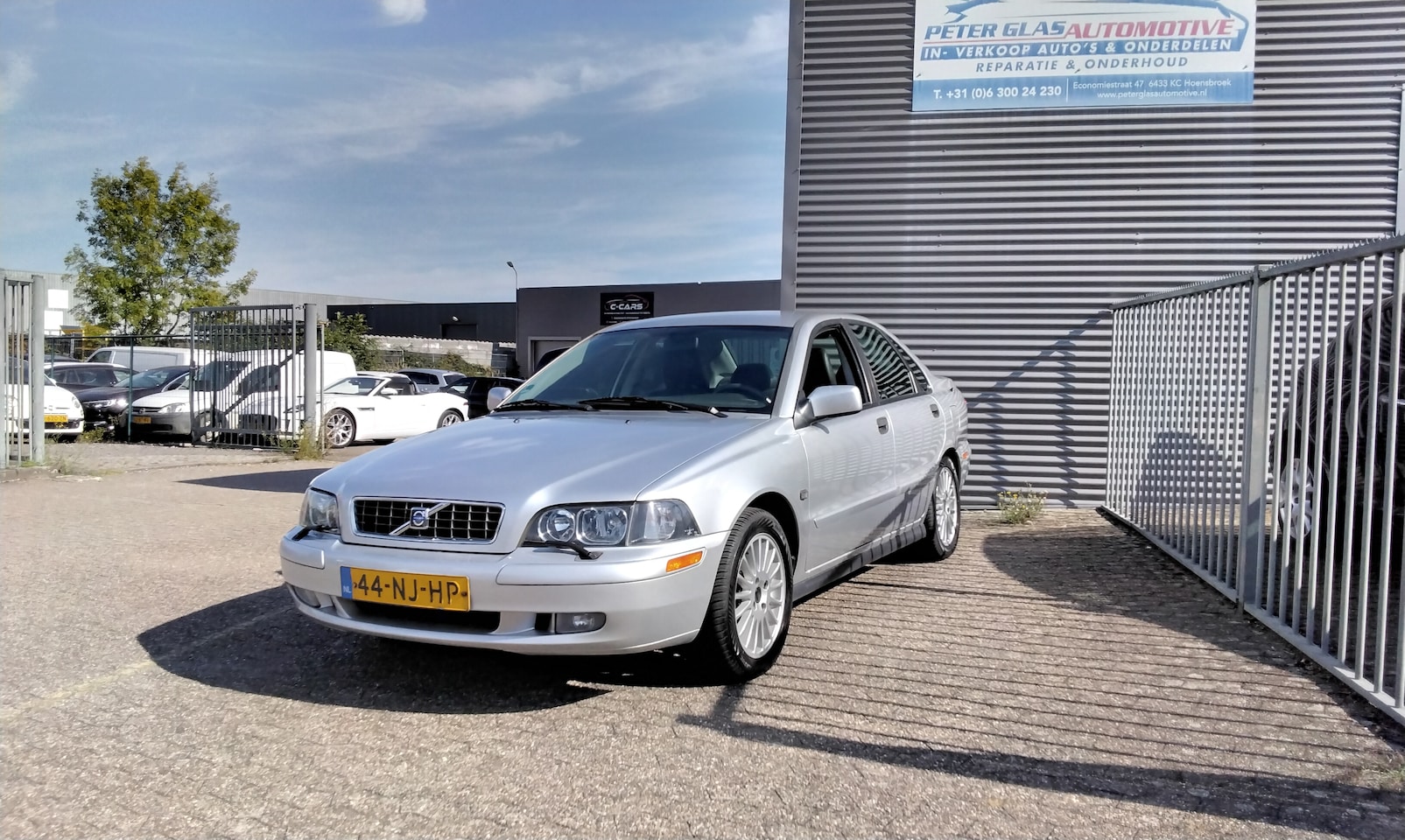 Volvo S40 - 2.0 T Europa Prestige 1ste eigenaar- top onderhouden  - uniek in Nederland- nap - AutoWereld.nl