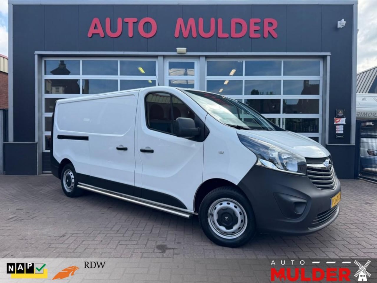 Opel Vivaro - 1.6 CDTI L2H1 EDITION / AIRCO / TREKHAAK / APK NIEUW! / RIJKLAAR! - AutoWereld.nl