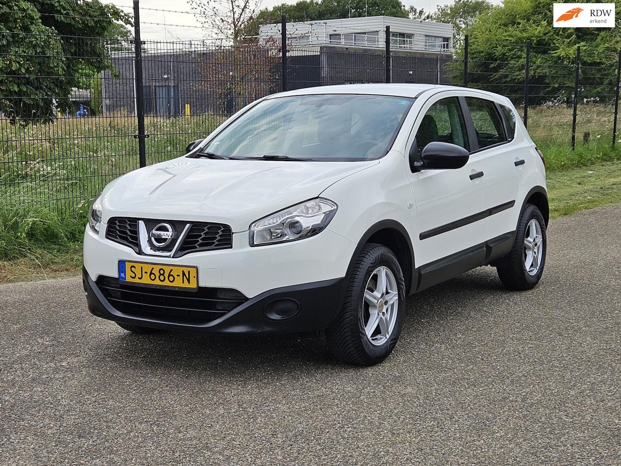 Nissan Qashqai - 1.6 Visia AIRCO, CRUISE CONTROL, TREKHAAK - AutoWereld.nl