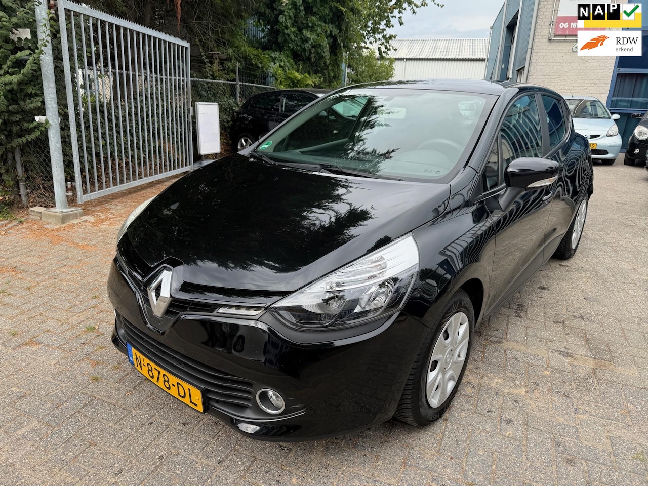 Renault Clio - 1.2 Collection 1.2 Collection 5-drs, Airco, Trekhaak, APK 09/26 - AutoWereld.nl