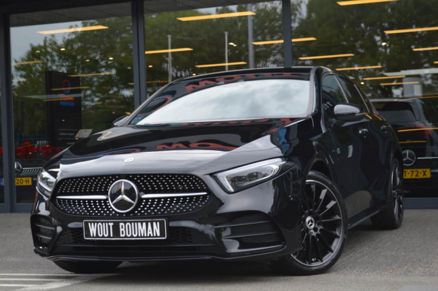 Mercedes-Benz A-klasse - 250 e AMG Led Panorama Distronic Head-Up Camera 360 Night Keyless Pdc - AutoWereld.nl