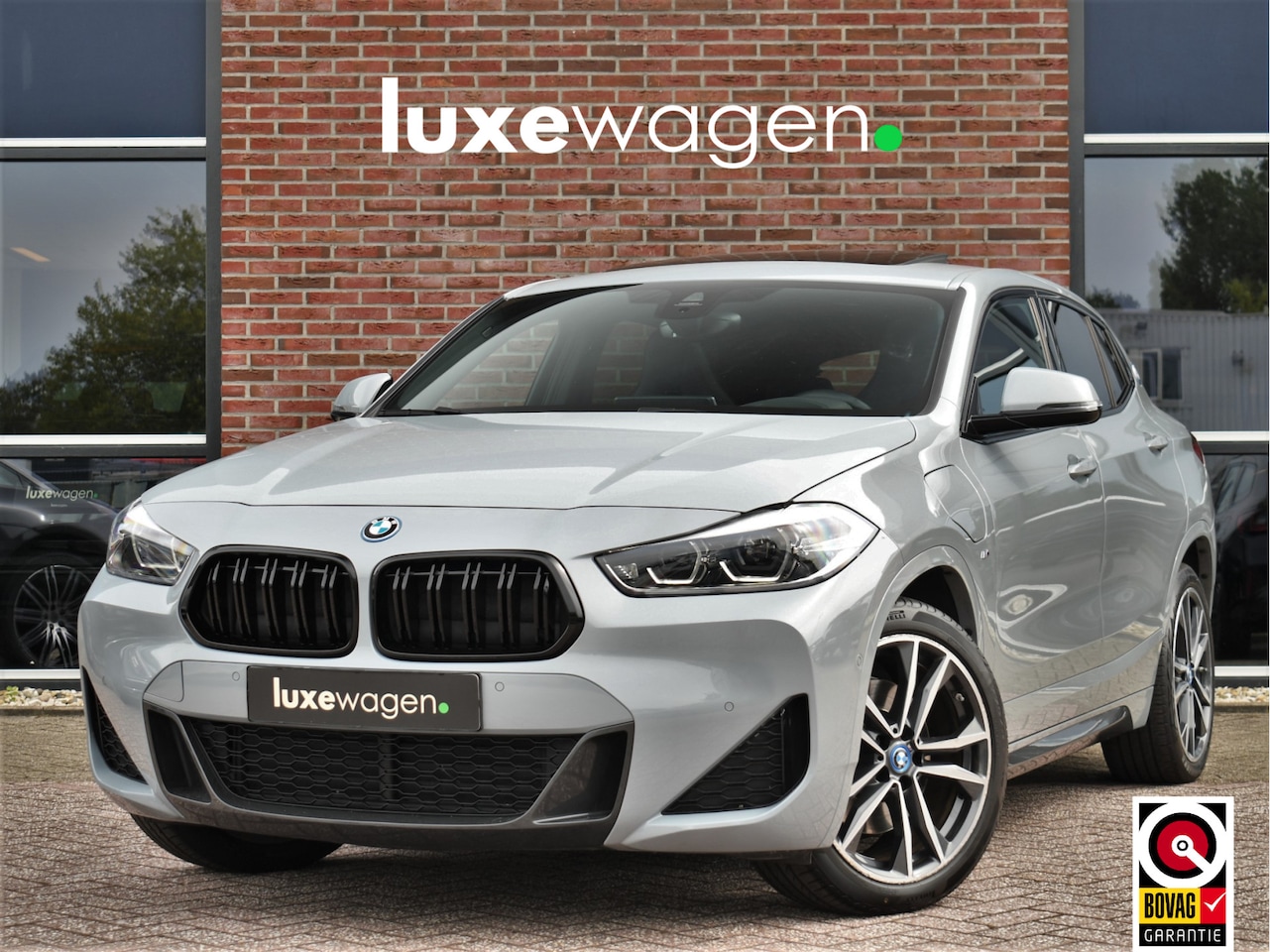 BMW X2 - xDrive25e M-Sport Pano M-zetels HUD Camera El-klep 19inch - AutoWereld.nl