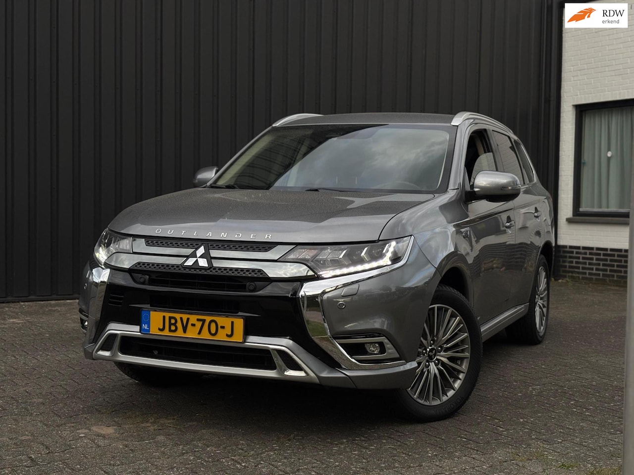 Mitsubishi Outlander - 2.4 PHEV Instyle+ 2.4 PHEV Instyle - AutoWereld.nl