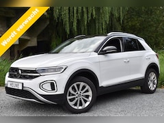 Volkswagen T-Roc - 1.5 TSI DSG 150PK Style VIRTUAL/TREKHAAK/IQ-LIGHT