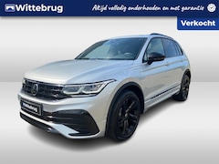 Volkswagen Tiguan - 1.4 TSI E-hybrid 245pk DSG R-Line / Panoramadak / Black Style / Elek Zwenkbare Trekhaak /