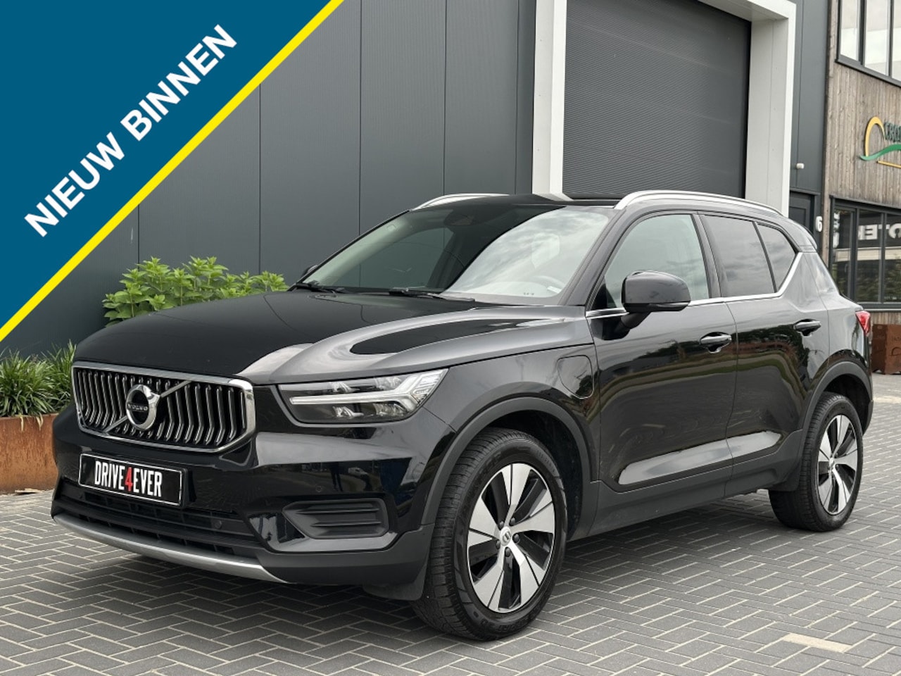 Volvo XC40 - 1.5 T4 Rech Inscr. M2022 NAVI PDC CAMERA LEDER LED VIRTUAL - AutoWereld.nl