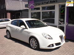 Alfa Romeo Giulietta - 1.4 T Distinctive Lusso Automaat NL Auto