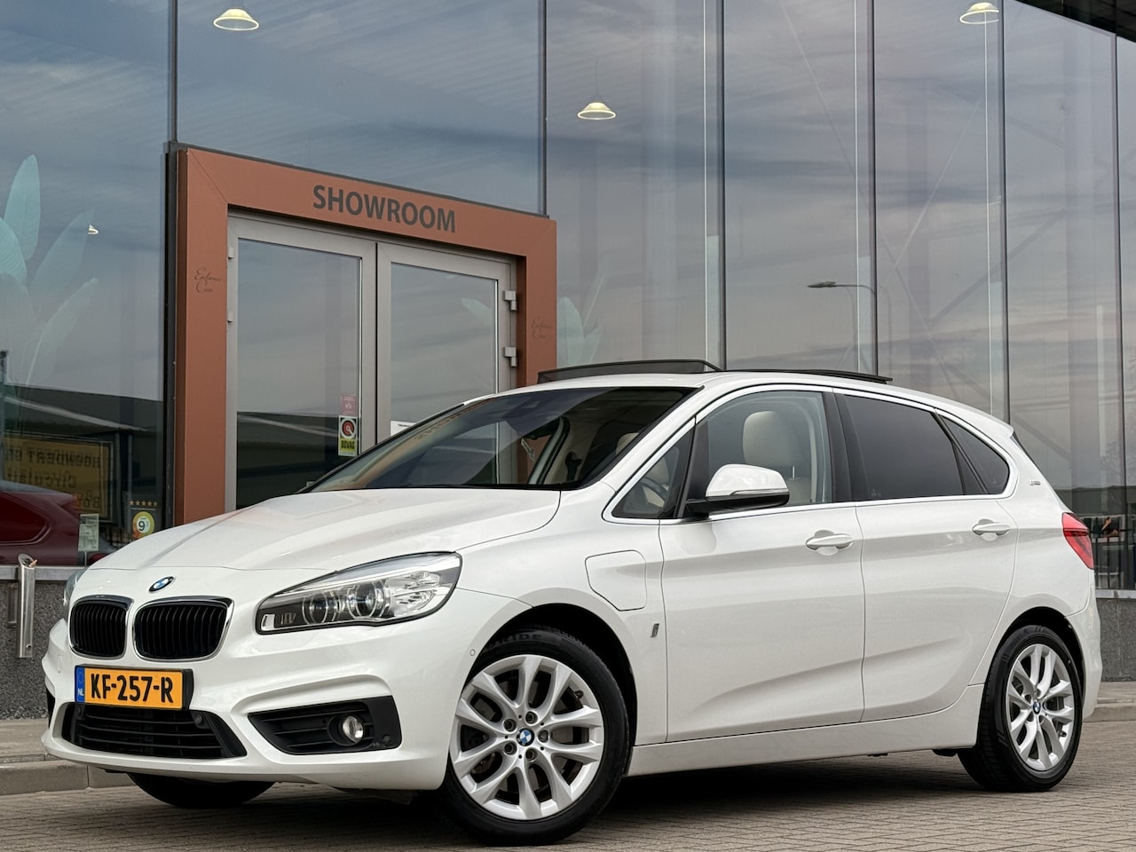 BMW 2-serie Active Tourer - 225xe iPerformance Centennial Executive 225xe iPerformance Centennial Executive - AutoWereld.nl