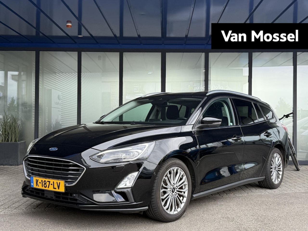 Ford Focus Wagon - 1.0 EcoBoost Titanium Business 17'' LMV | Apple Carplay & Android Auto | ACC | Keyless Ent - AutoWereld.nl