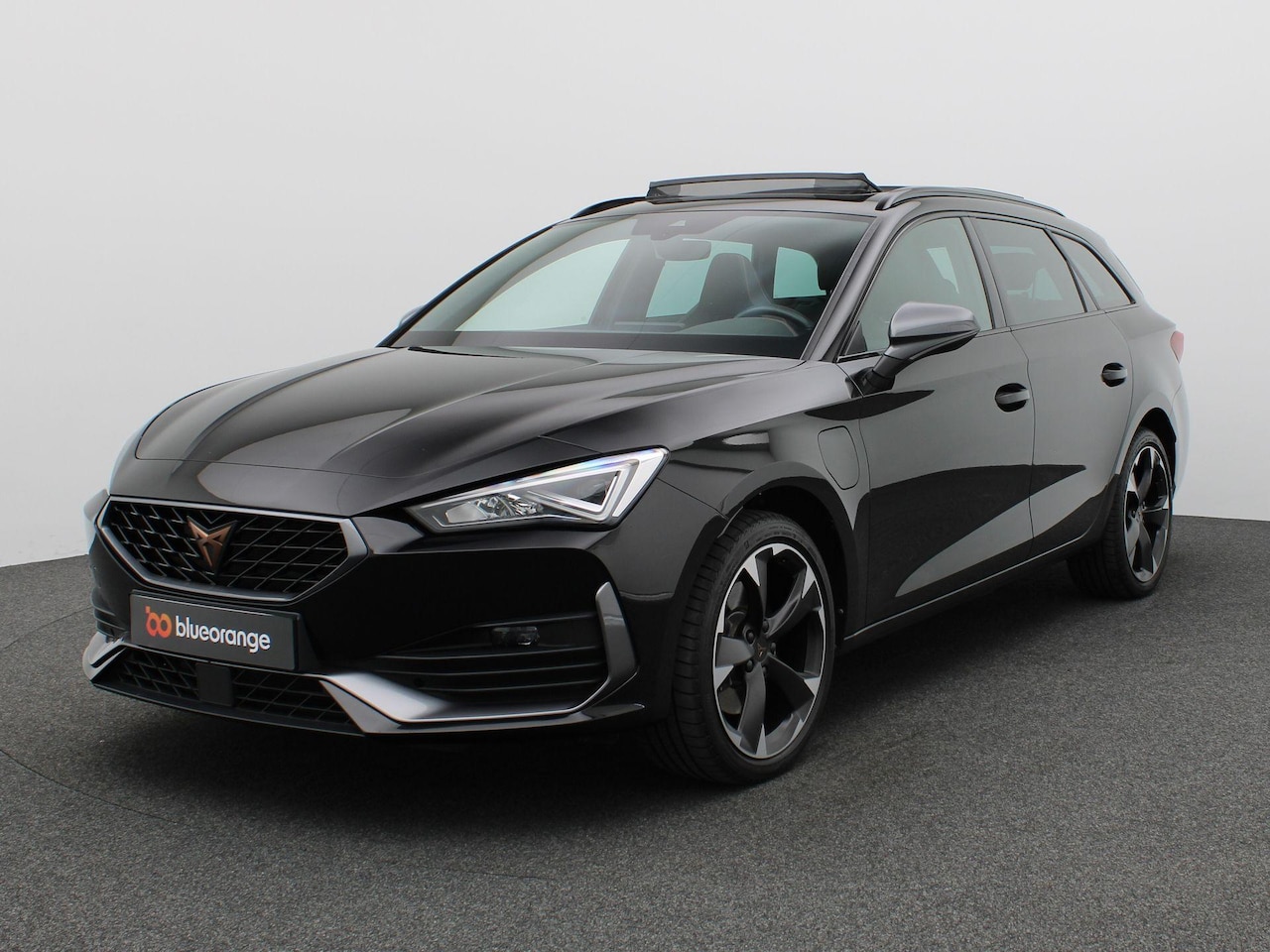 CUPRA Leon Sportstourer - 1.4 e-Hybrid Black Edition 245PK DSG Pano-Schuifdak, Adaptieve Cruise Controle, Virtual Pe - AutoWereld.nl