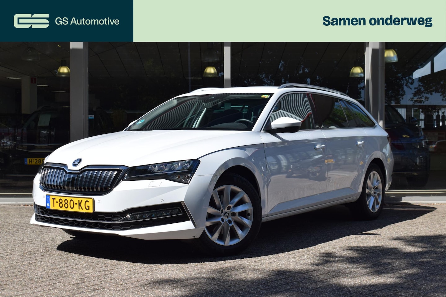 Skoda Superb Combi - 1.4 TSI iV Business Edition Plus 1.4 TSI iV Business Edition Plus - AutoWereld.nl