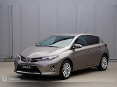 Toyota Auris - 1.3 Aspiration, 6 versnellingen, navigatie